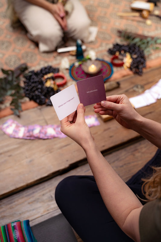 Oracle Cards: Insightful Reflections